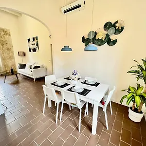 https://near-the-station-luxury-house-with-mural.it-tuscanyhotel.com