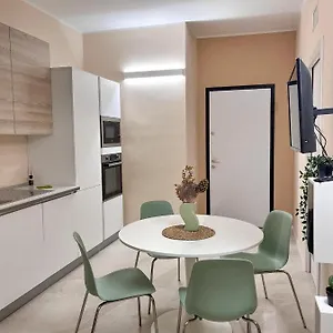 https://minimal-chic-apartment.it-lombardy.com