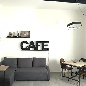 Aj Lux Aeroporto di Catania Fontana Rossa